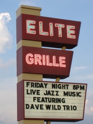 DW3_elite_sign.jpg (23697 bytes)