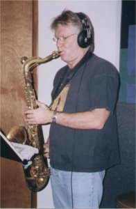 larry.JPG (11499 bytes)
